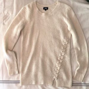 Cashmere knit long sleeve sweater
